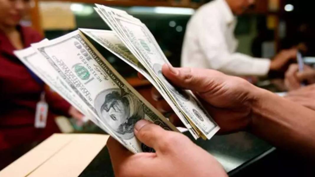 ABD'li dev bankadan yatırımcıları korkutan dolar tahmini! Rakamı duyan döviz bürosuna akın edecek, tarih verildi... 5